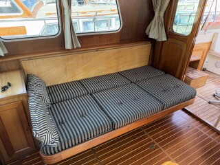 26 salon bed