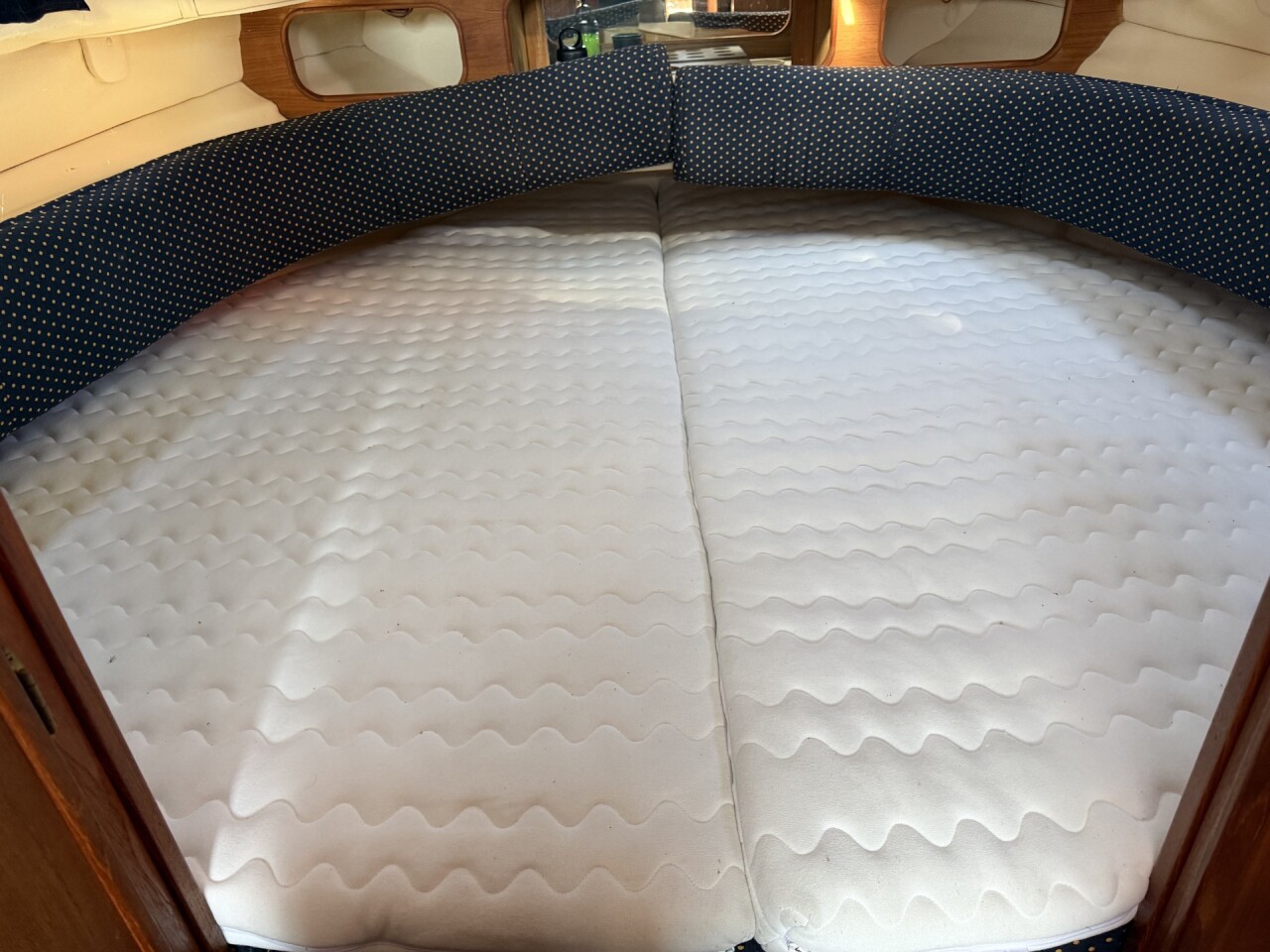 40 voorhut bed
