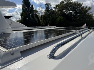 84 zonnepanelen naar voor